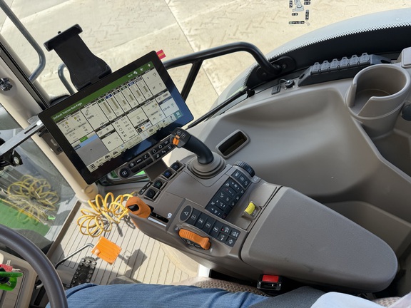 2025 John Deere 6R 165 - Photo33