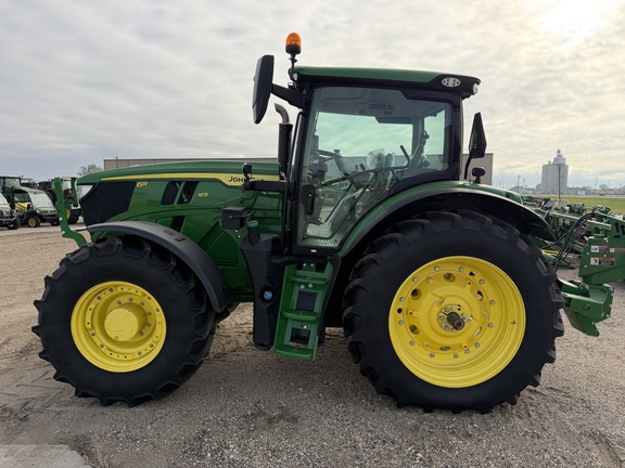 2025 John Deere 6R 165 - Photo6