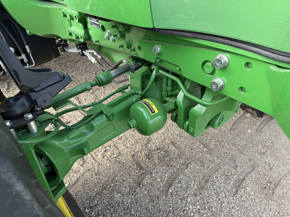2025 John Deere 6R 165 - Photo13
