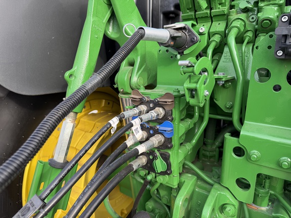 2025 John Deere 6R 165 - Photo25