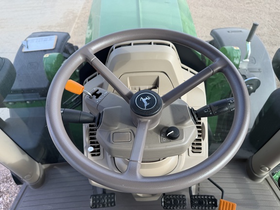 2025 John Deere 6R 165 - Photo29