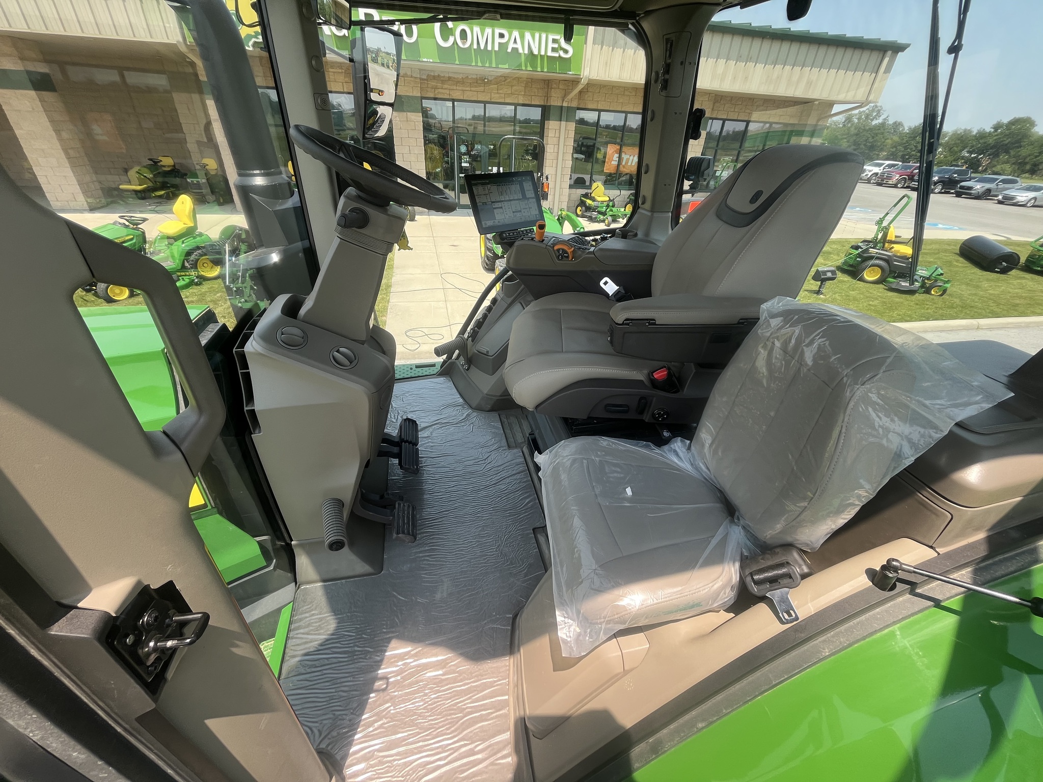 2024 John Deere 8R 280 Image 8