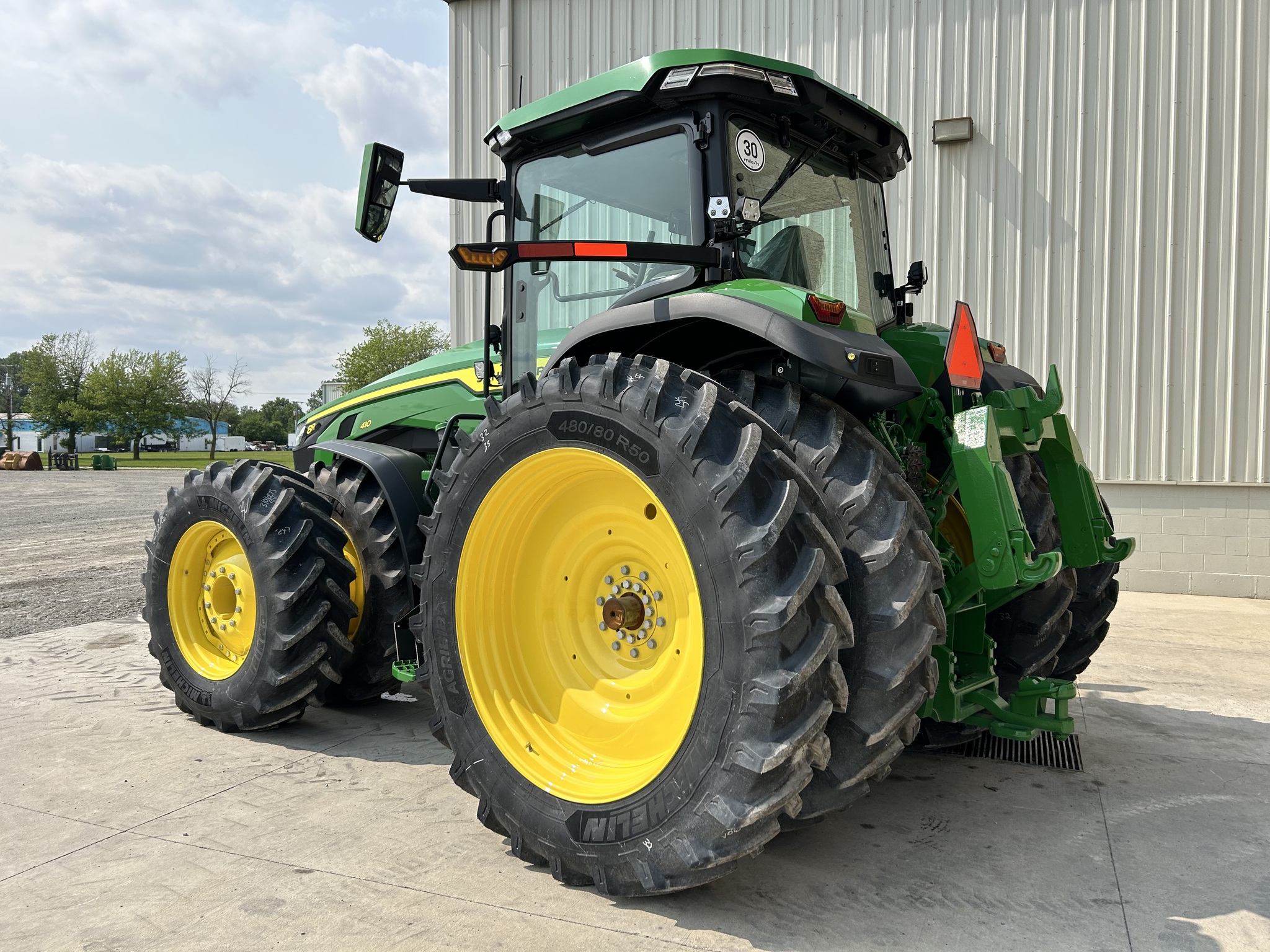 2025 John Deere 8R 410 Image 3