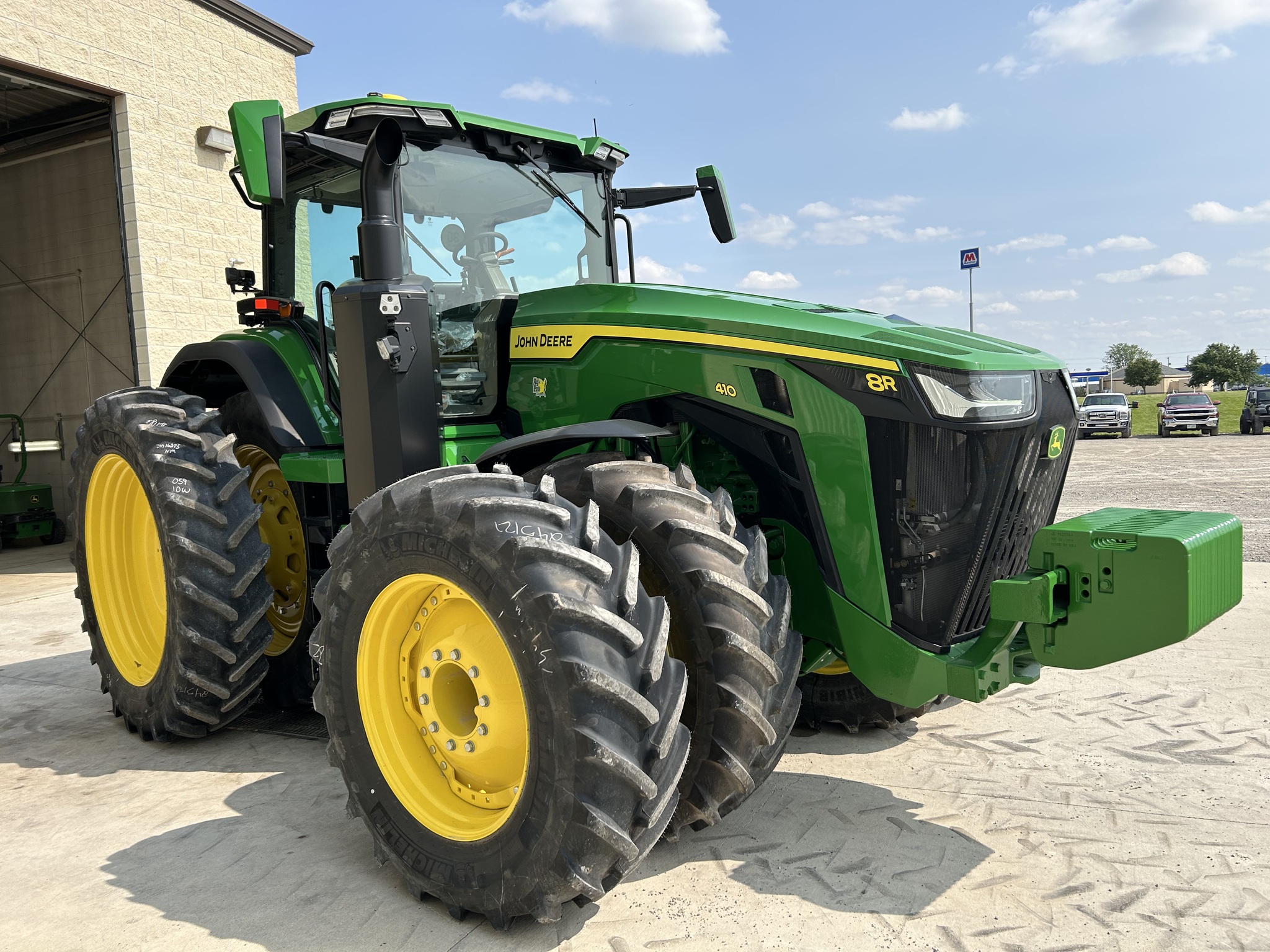 2025 John Deere 8R 410 Image 7