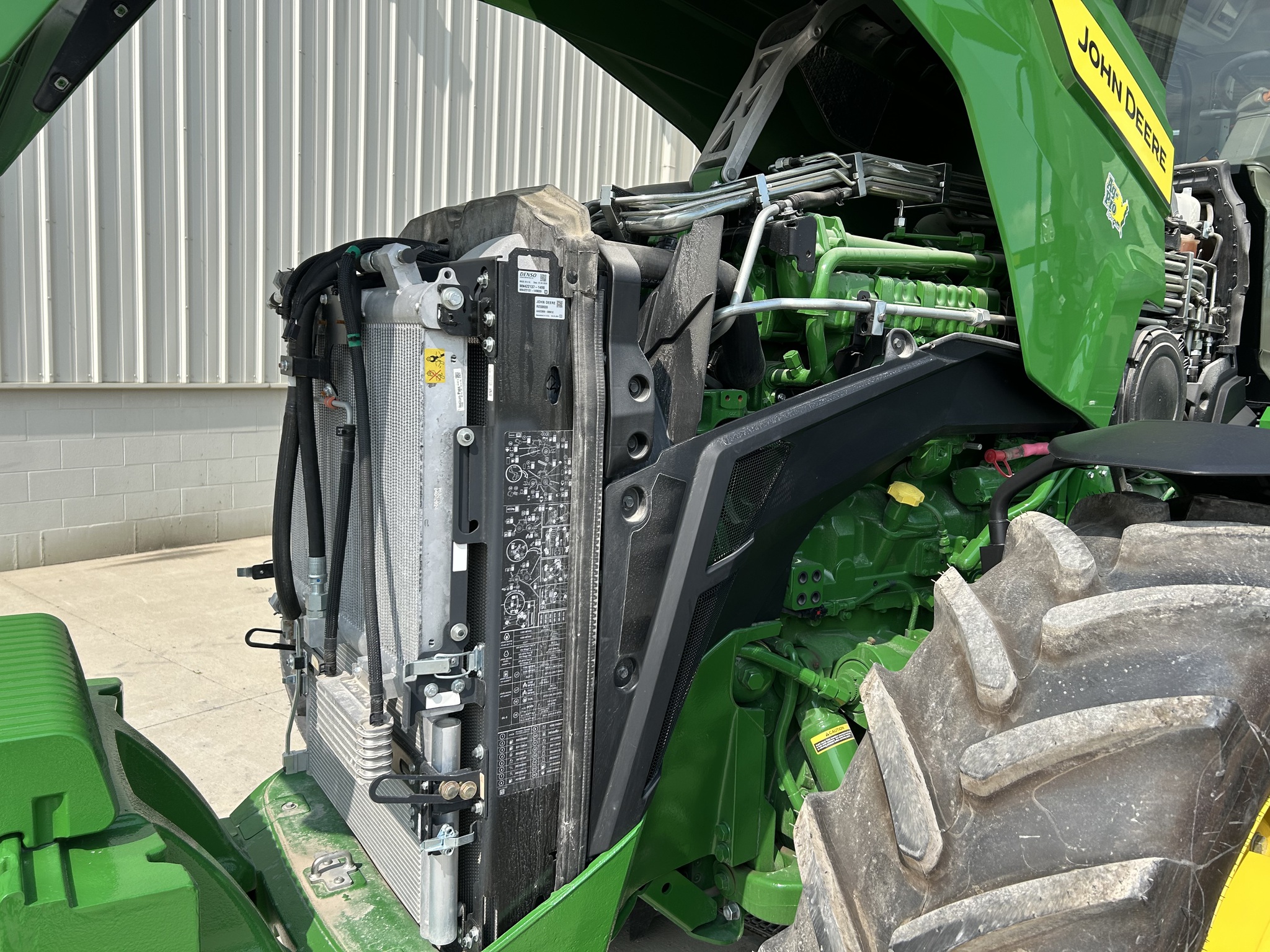2025 John Deere 8R 410 Image 9