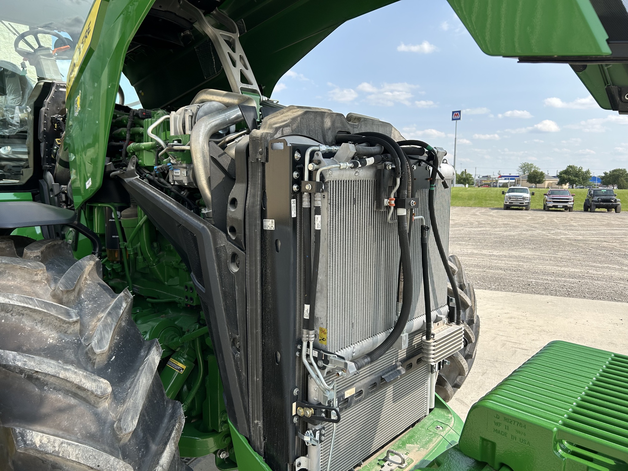 2025 John Deere 8R 410 Image 10