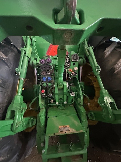  2019 John Deere 8370R at Heritage Tractor in Freeport, IL