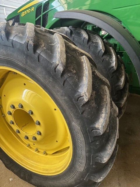  2019 John Deere 8370R at Heritage Tractor in Freeport, IL
