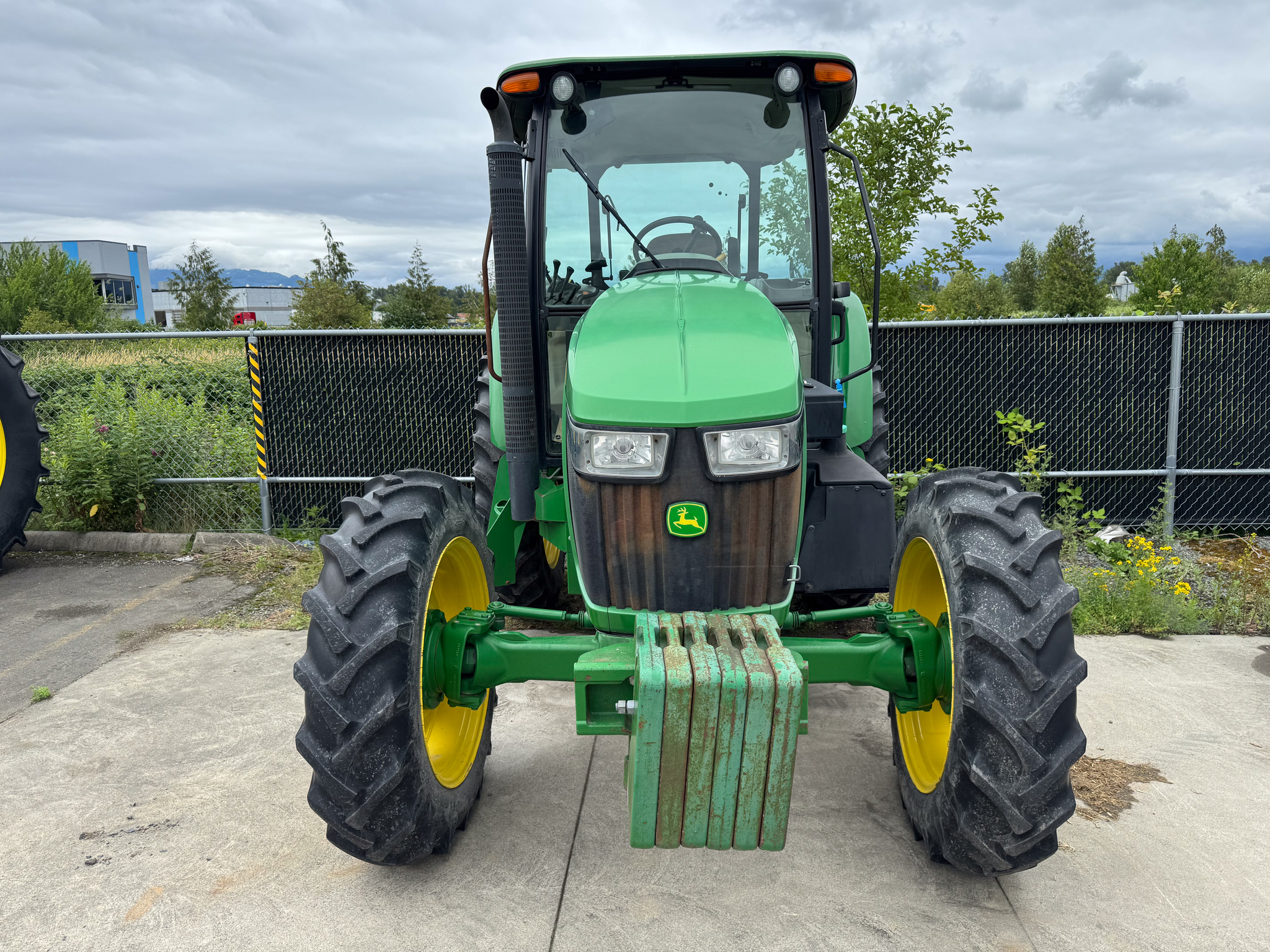 2015 John Deere 5115M Image 2