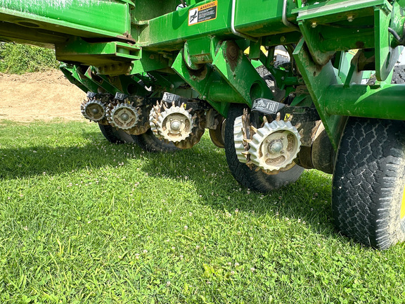 2012 John-Deere 1770NT