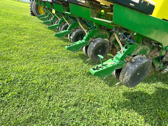 2012 John-Deere 1770NT