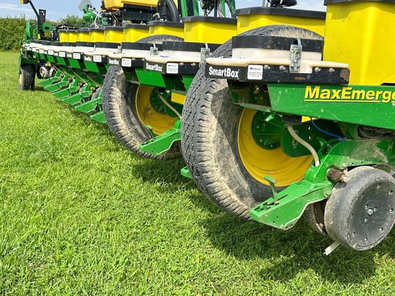 2012 John-Deere 1770NT