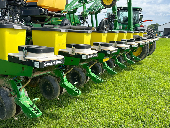 2012 John-Deere 1770NT