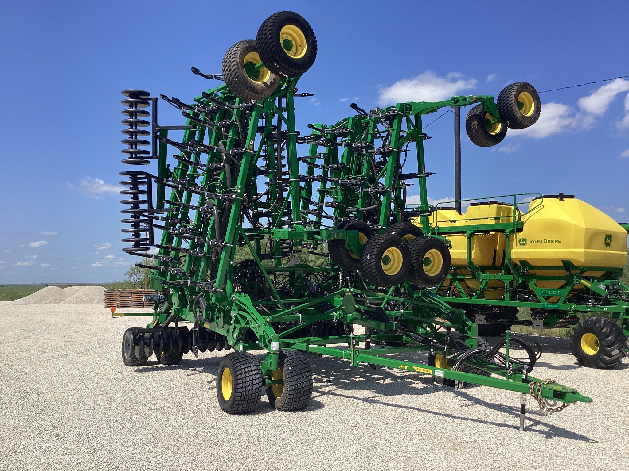 2023 John Deere H561 Image 4