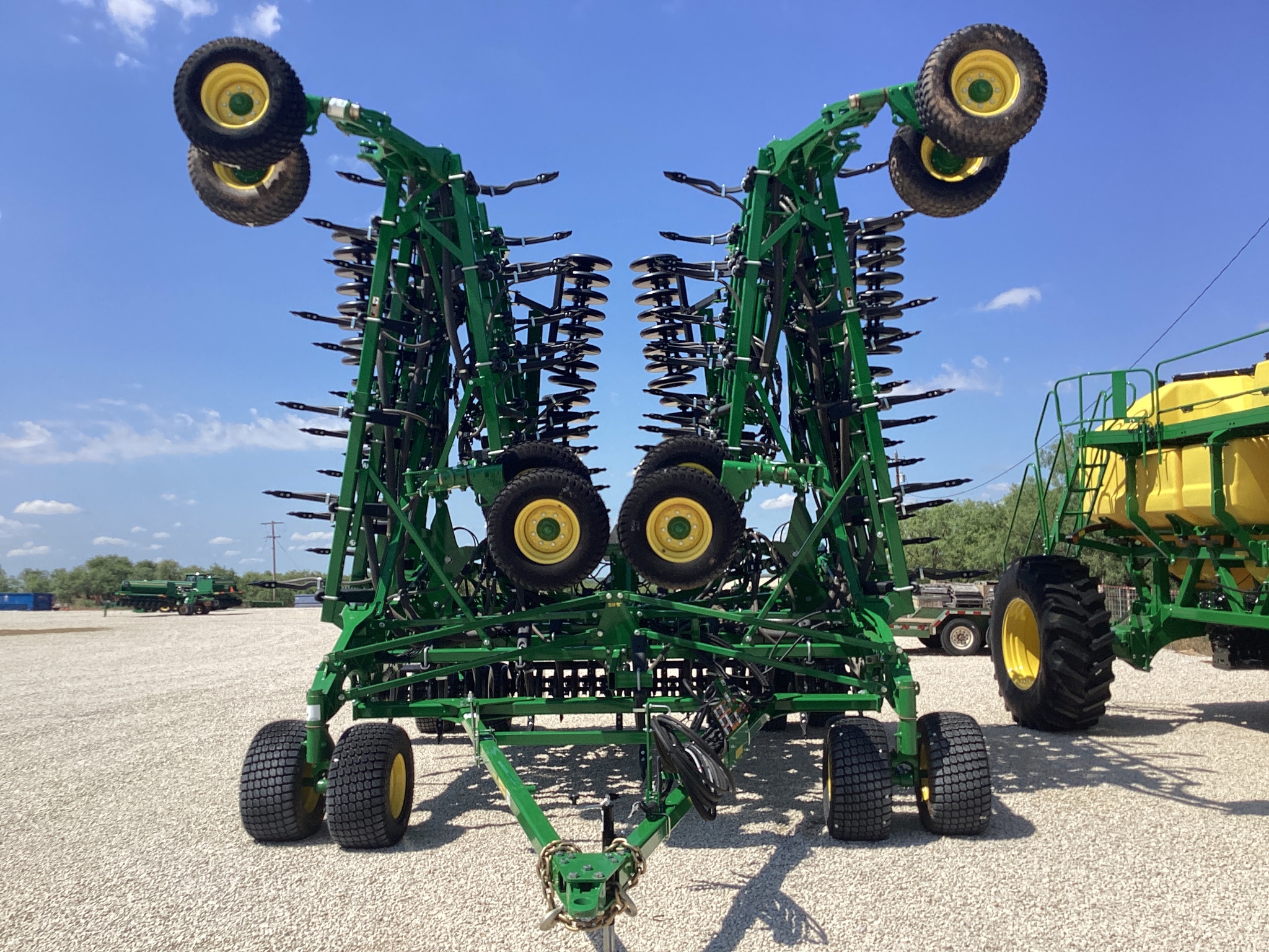 2023 John Deere H561 Image 3