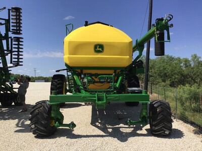 2023 John Deere H561 Image 21