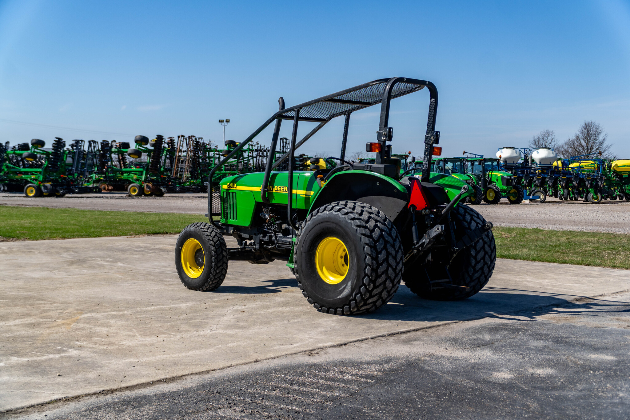Used 2000 John Deere 5410 Utility Tractors at Koenig Equipment in Anna, OH - PhotoXL2