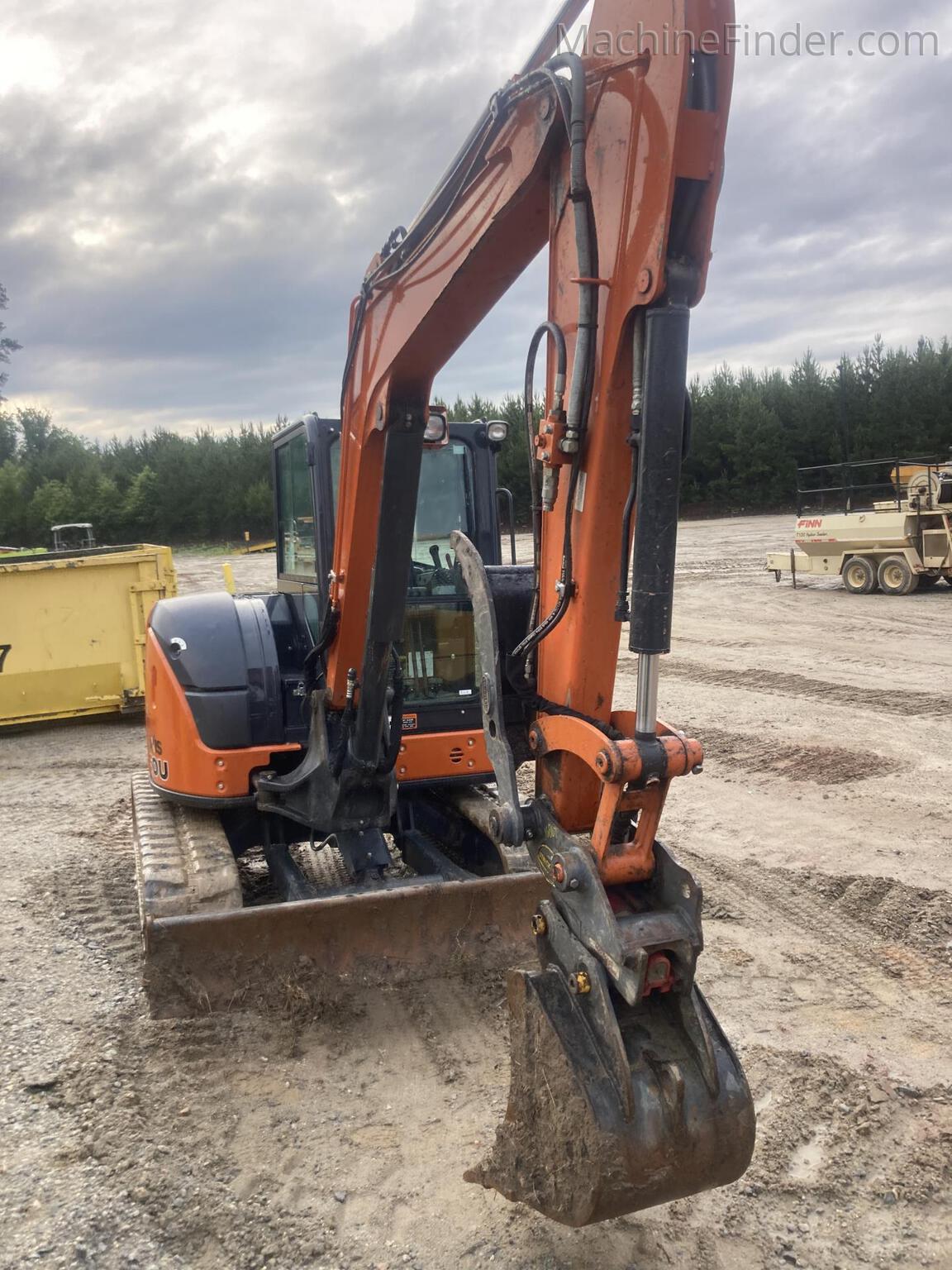 2022 John Deere 245G LC | Excavators | MachineFinder