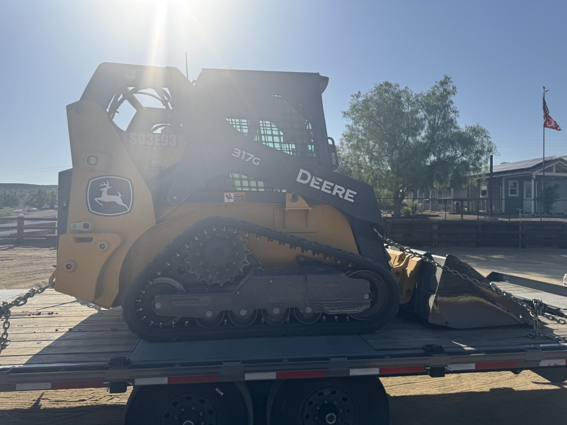 2020 John Deere 317G Image 4