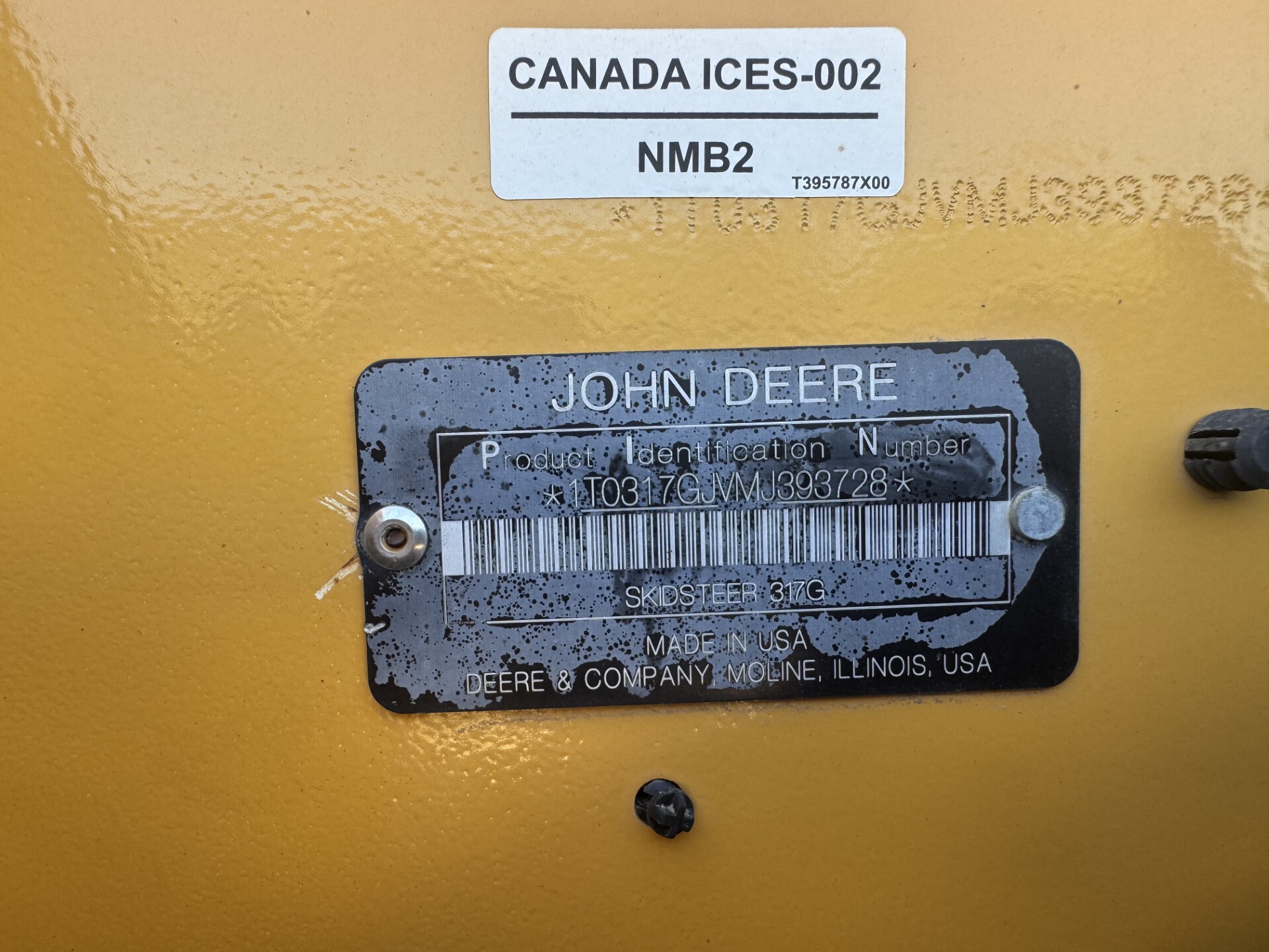 2020 John Deere 317G Image 6