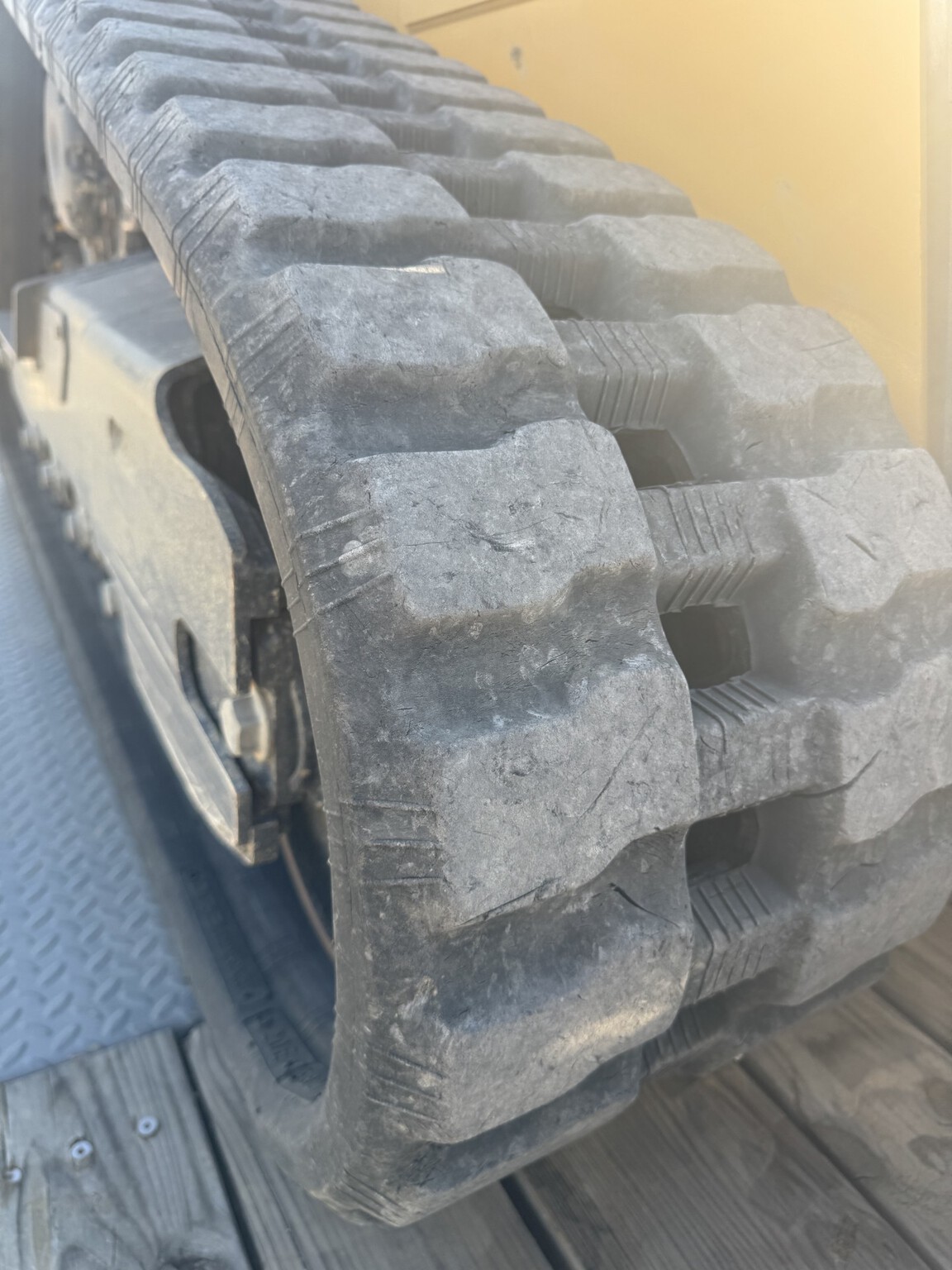 2020 John Deere 317G Image 7