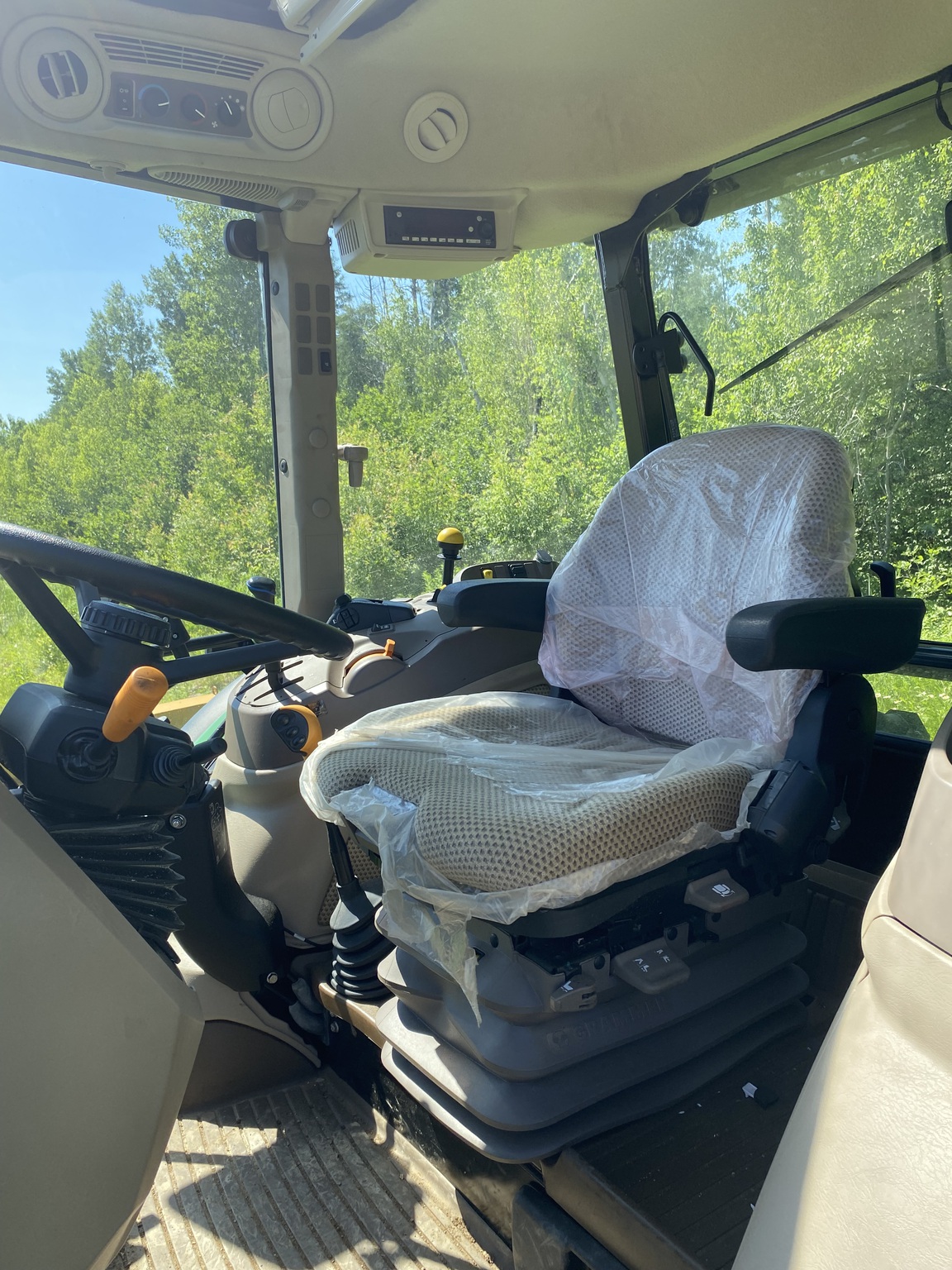 2022 John Deere 5100M Image 18