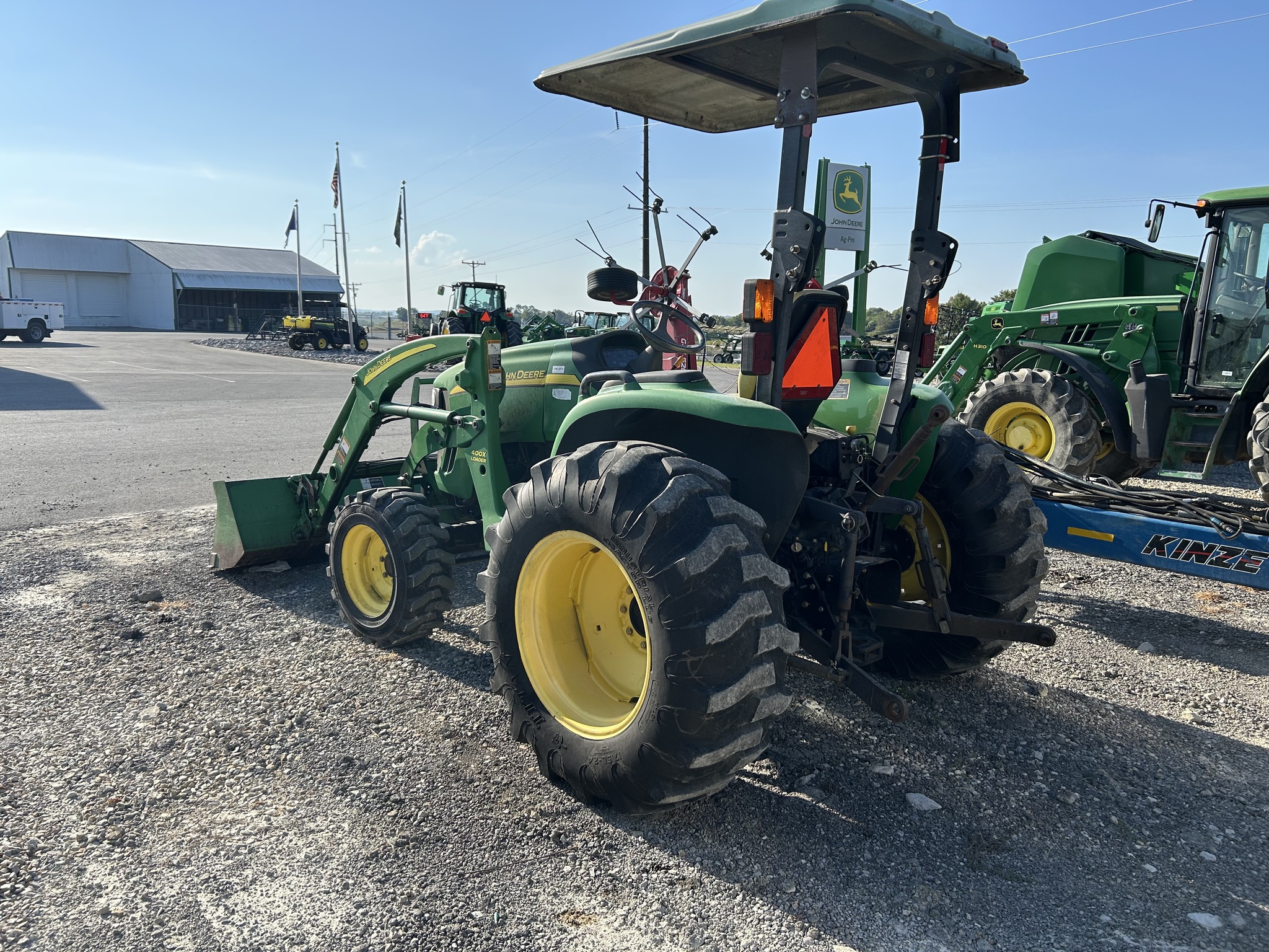 2009 John Deere 4520 Image 2