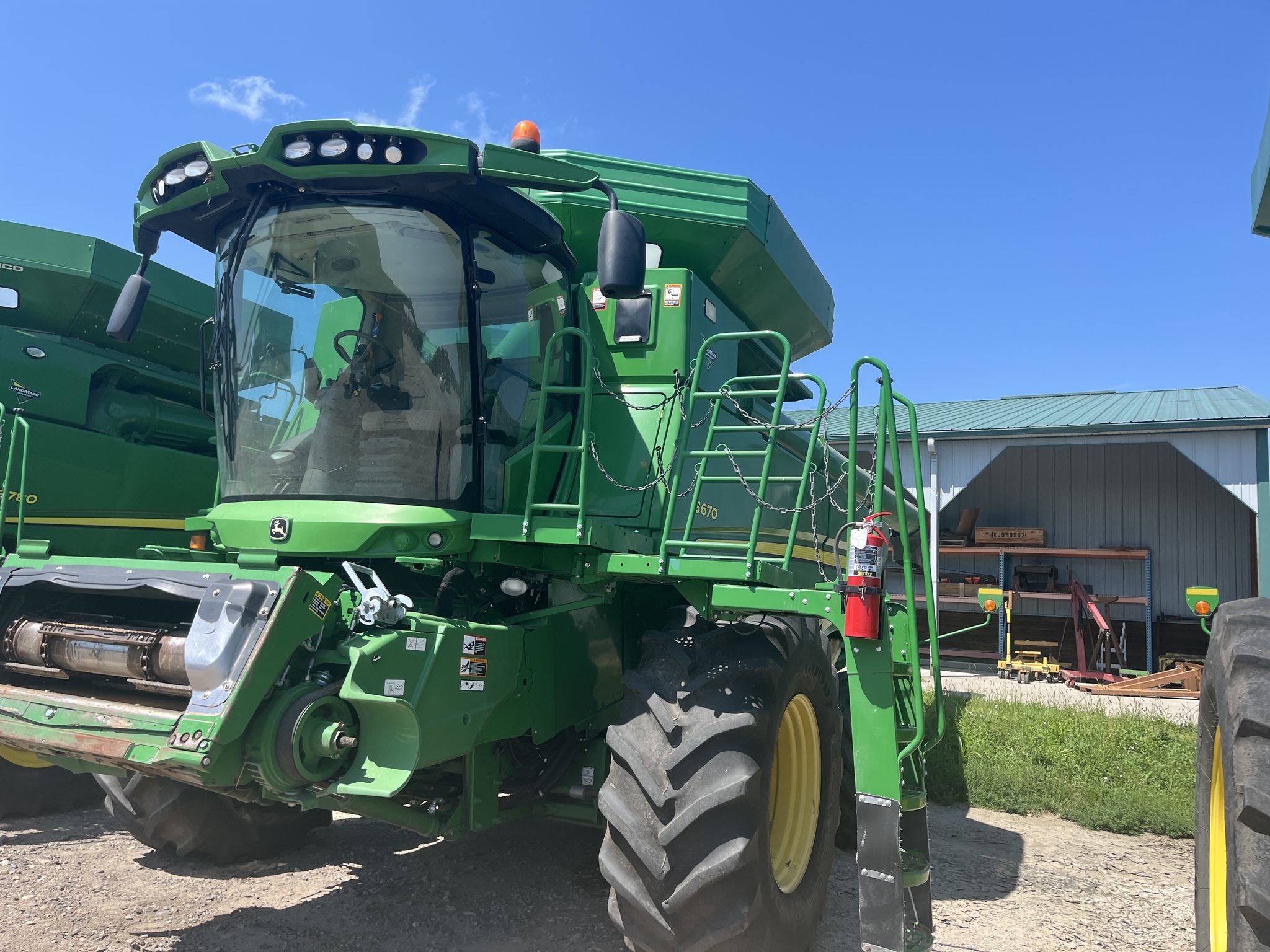 2016 John Deere S670 Image 1