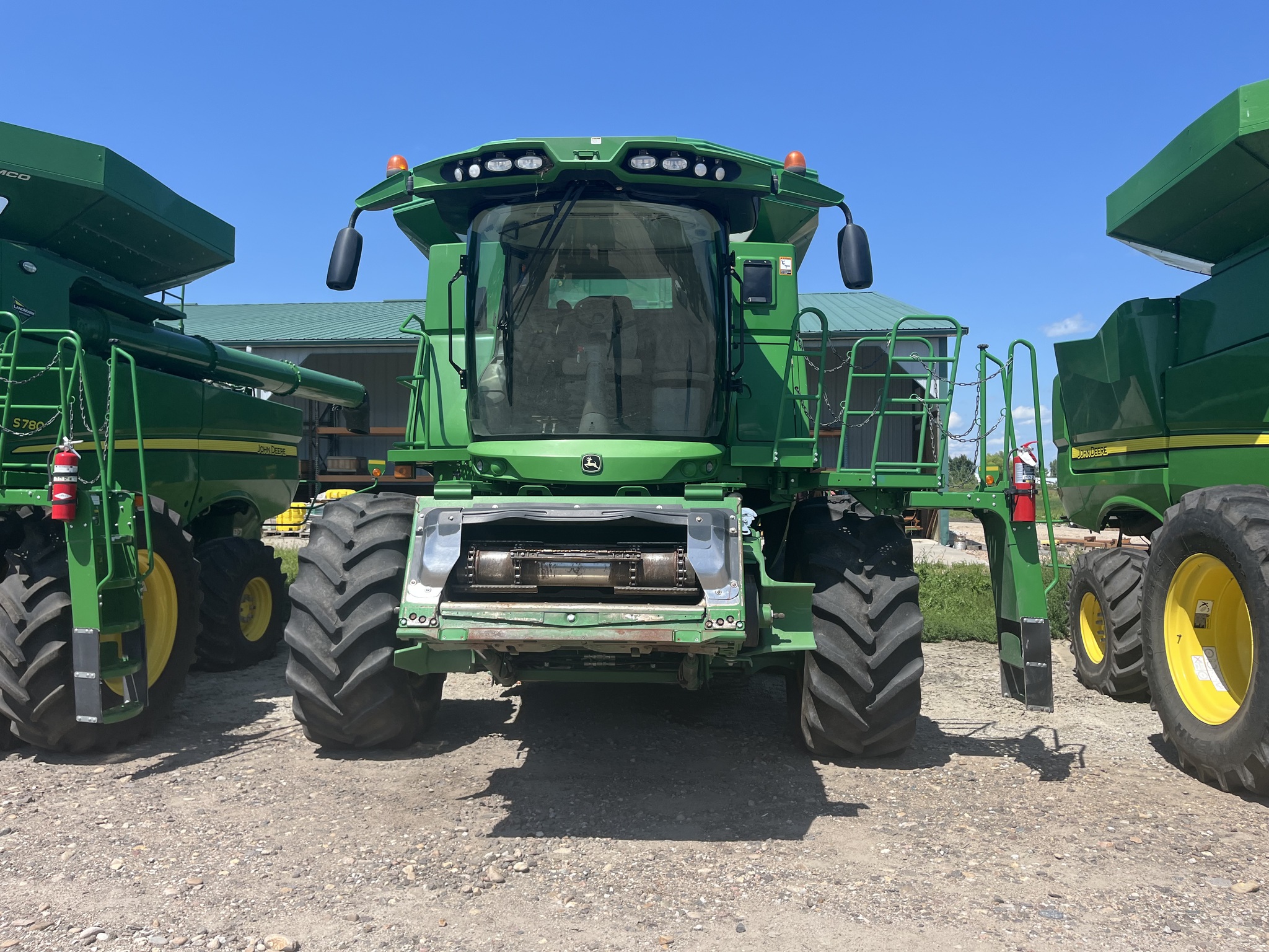 2016 John Deere S670 Image 7