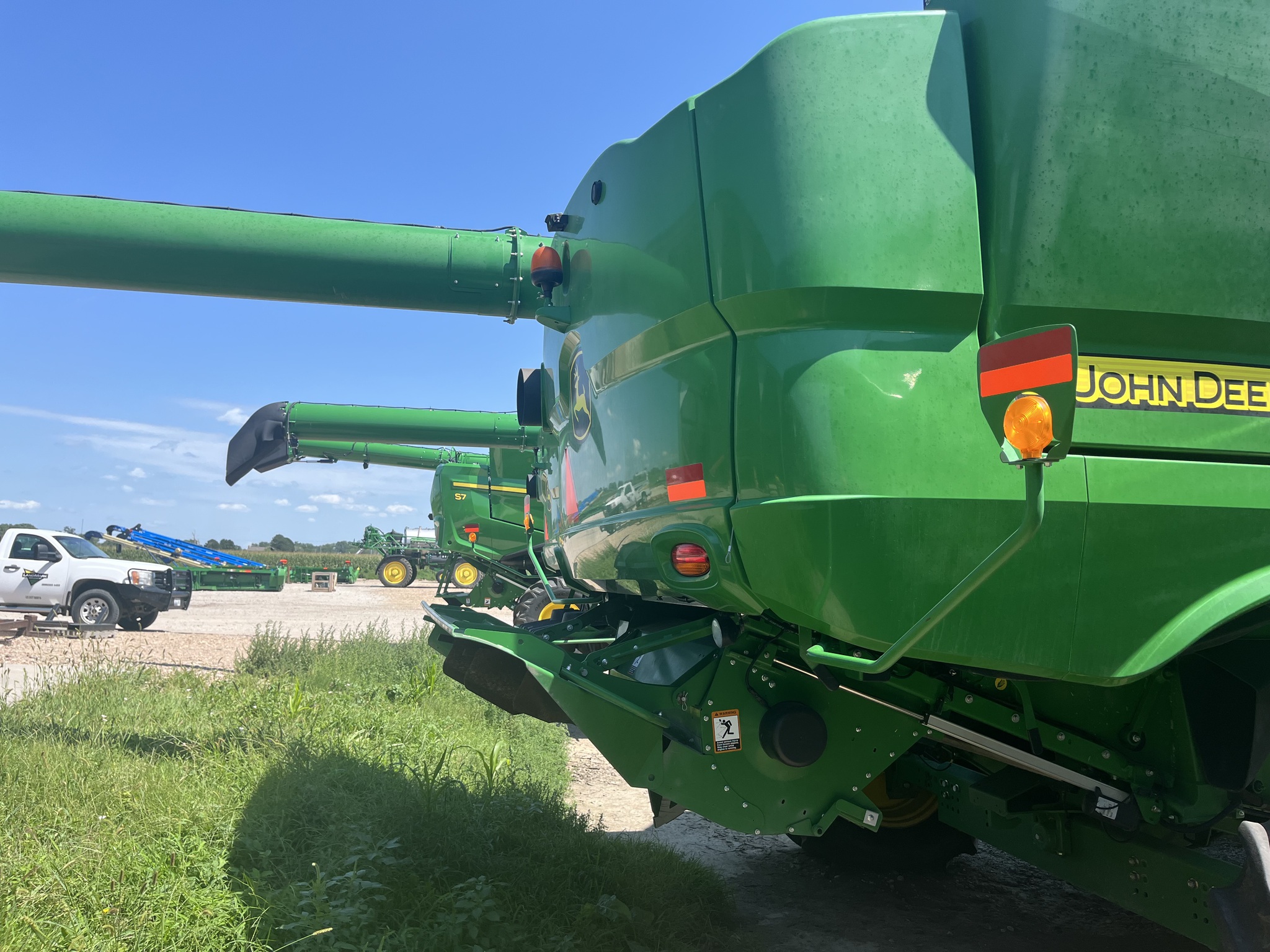 2016 John Deere S670 Image 11