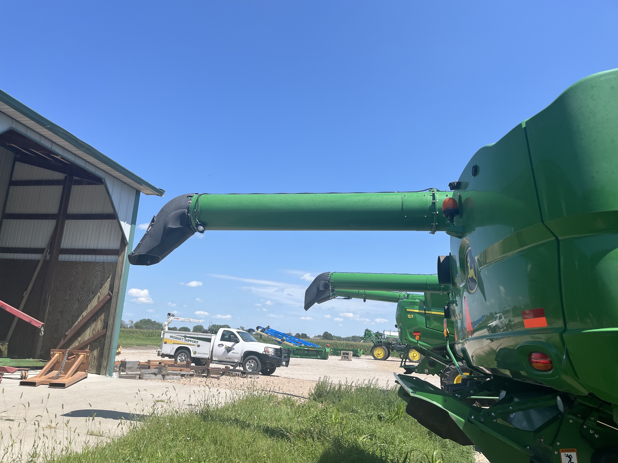 2016 John Deere S670 Image 12