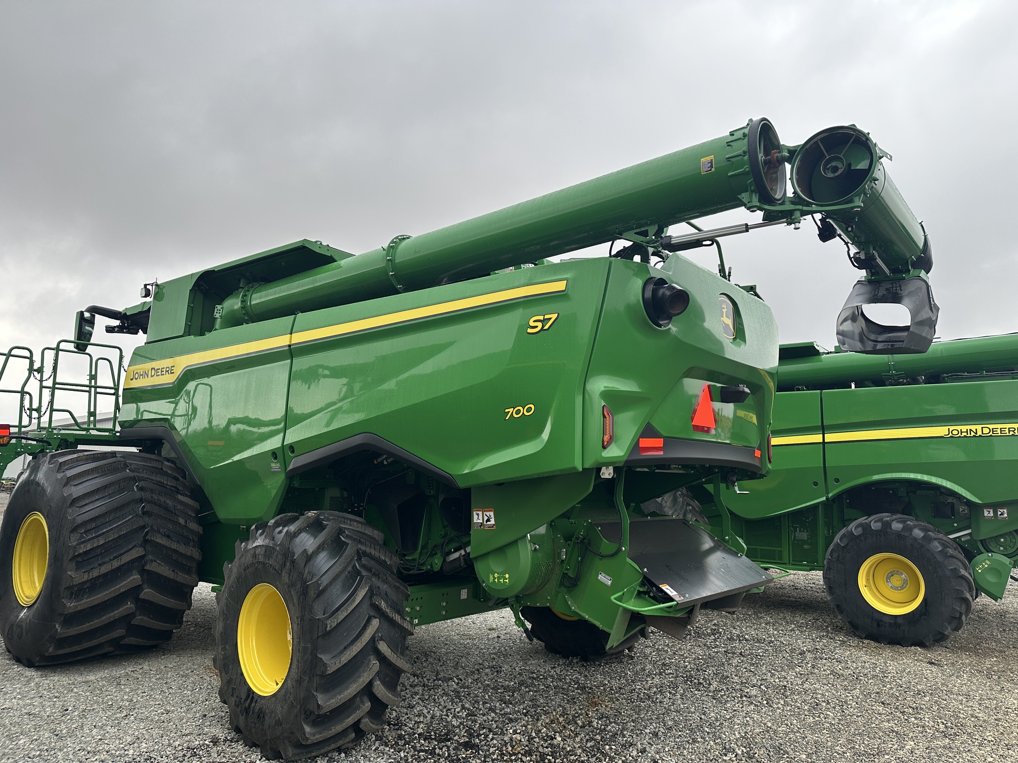 2025 John Deere S7 700 Image 3