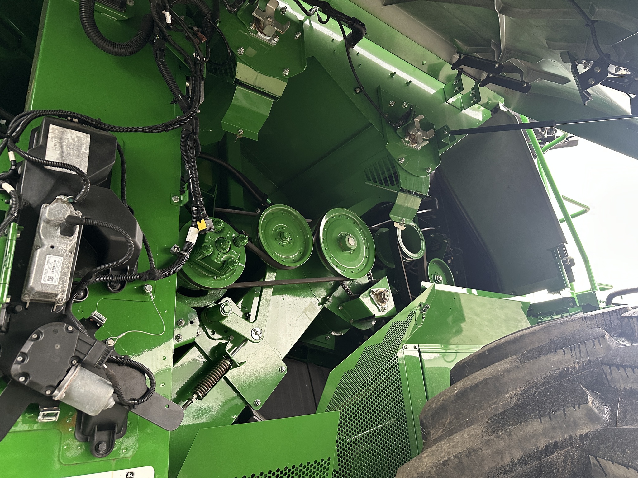 2025 John Deere S7 700 Image 14