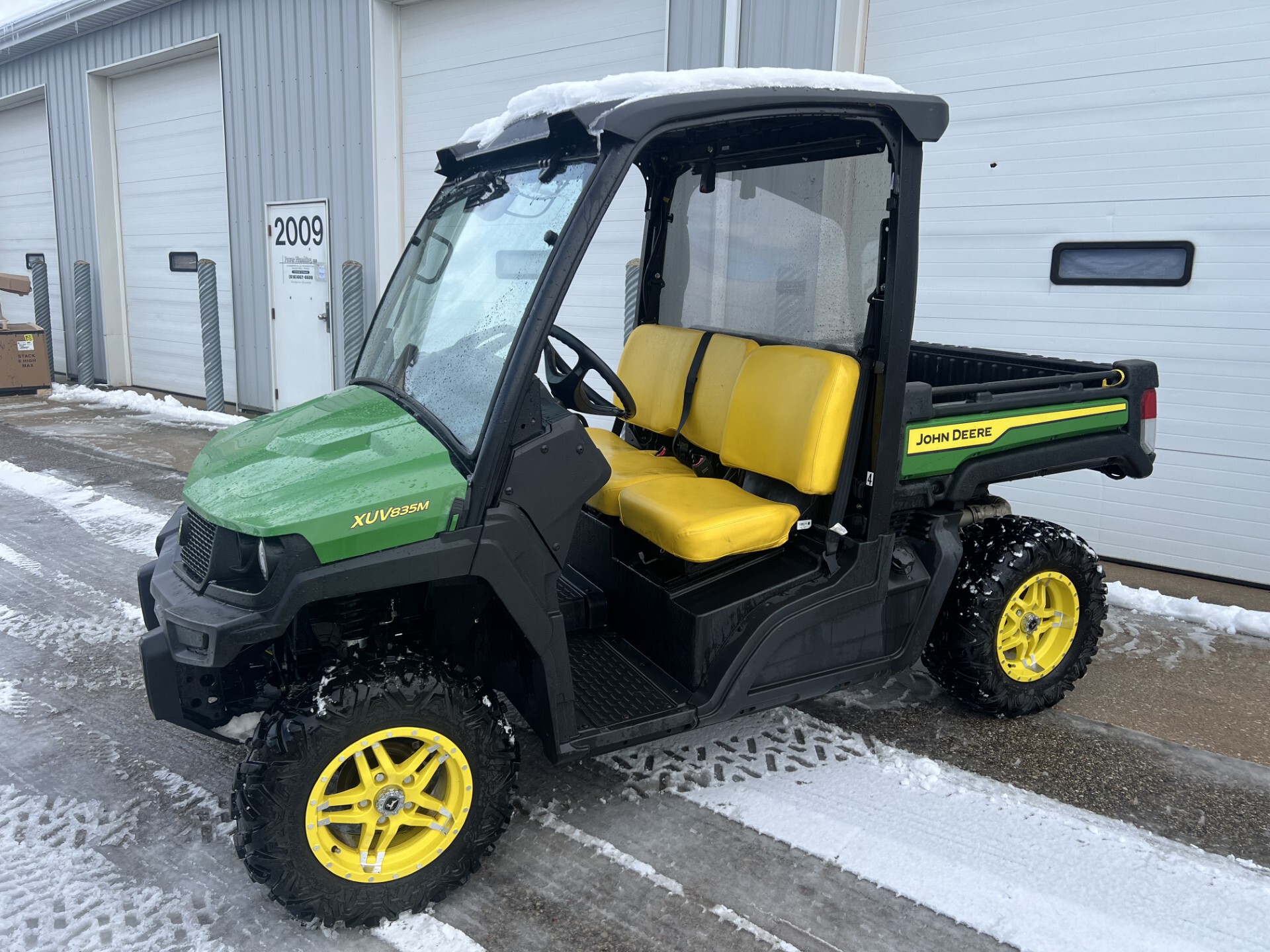 2022 John Deere XUV 835M Image 1