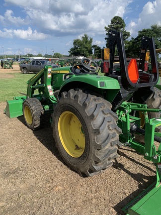 2022 John Deere 4044M Photo 4