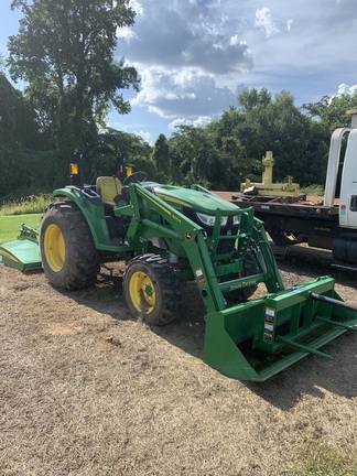 2022 John Deere 4044M Photo 2