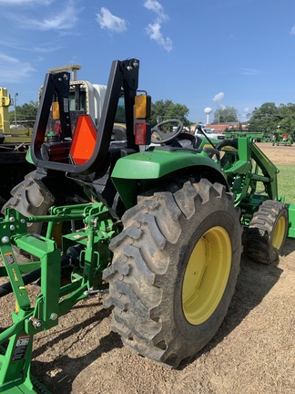 2022 John Deere 4044M Photo 6