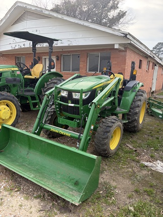 2022 John Deere 4044M Photo 2