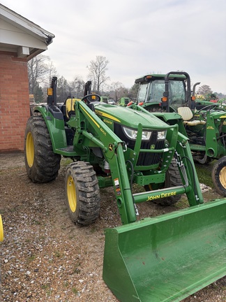 2022 John Deere 4044M Photo 3