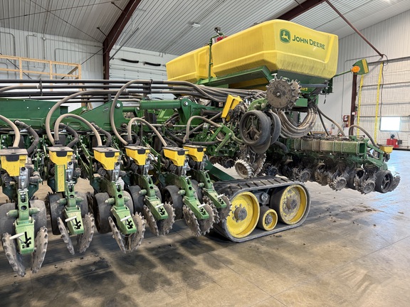 Photo of 2022 John Deere DB60