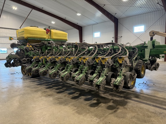 Photo of 2022 John Deere DB60