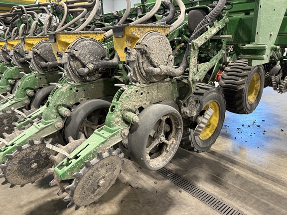 Photo of 2022 John Deere DB60