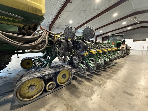 Photo of 2022 John Deere DB60