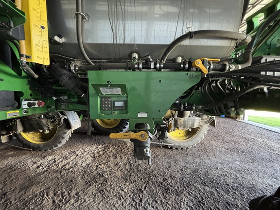 Used 2022 John Deere 412R Self Propelled Sprayers at Horizon Ag & Turf in Wetaskiwin, AB - Photo2