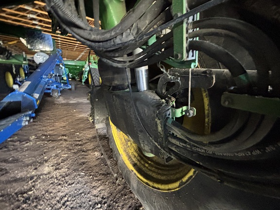 Used 2022 John Deere 412R Self Propelled Sprayers at Horizon Ag & Turf in Wetaskiwin, AB - Photo3