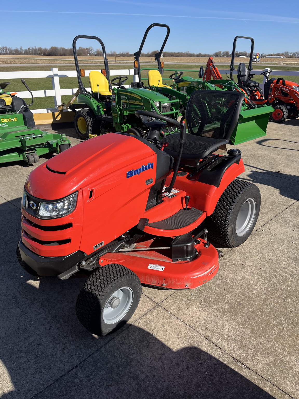  2017 Simplicity Conquest 25 at Heritage Tractor in Streator, IL