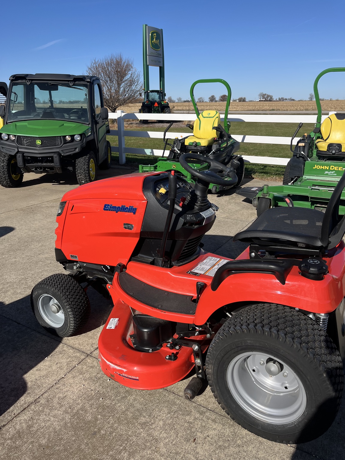  2017 Simplicity Conquest 25 at Heritage Tractor in Streator, IL