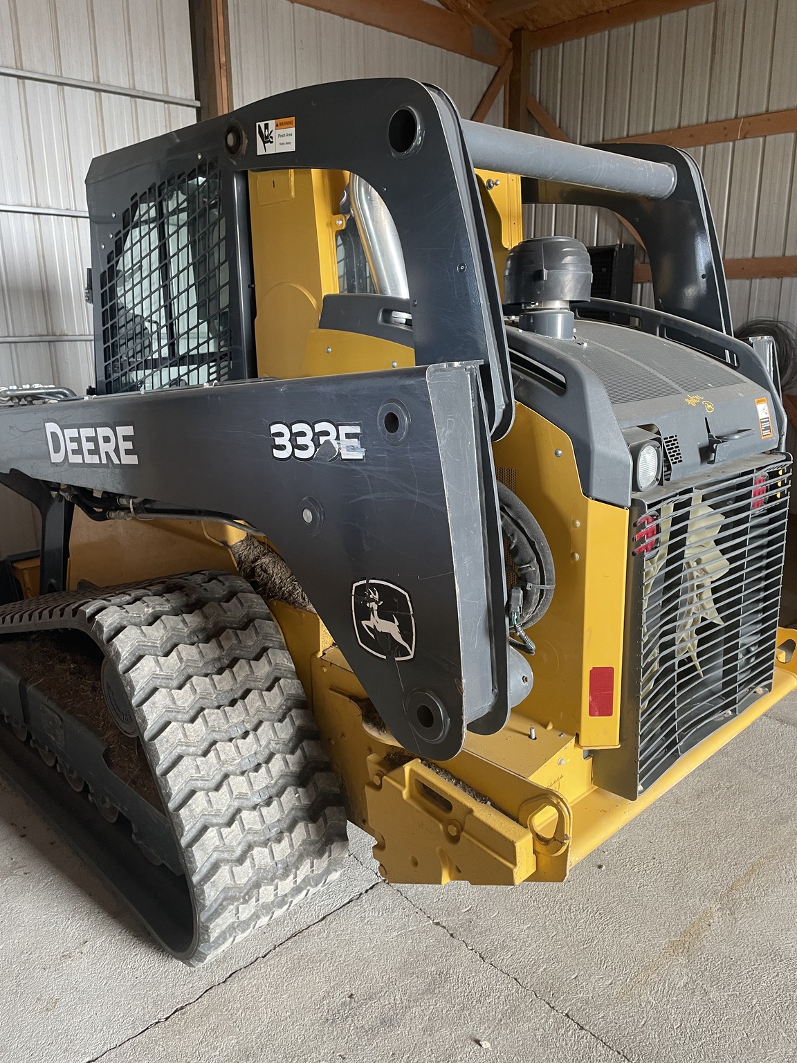 2015 John Deere 333E Image 2