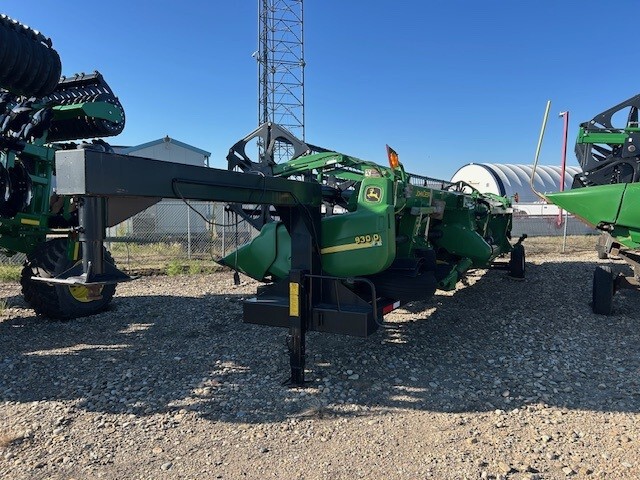2005 John Deere 930D Image 2