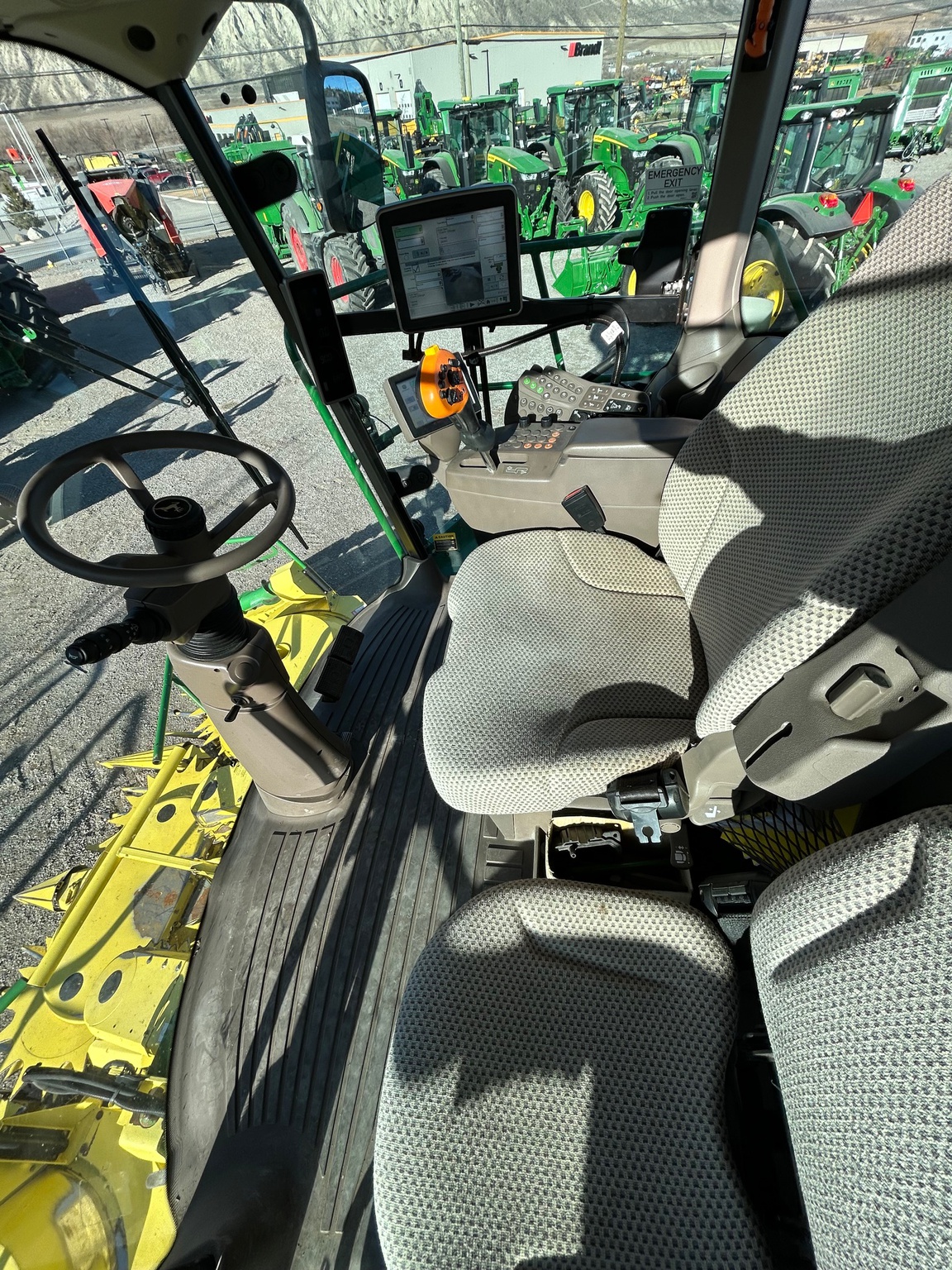 2017 John Deere 8300 Image 11